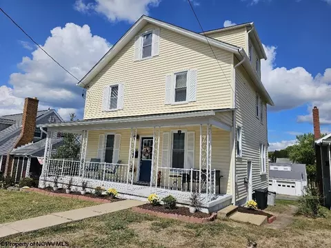 714 Maryland Ave, Fairmont, WV 26554