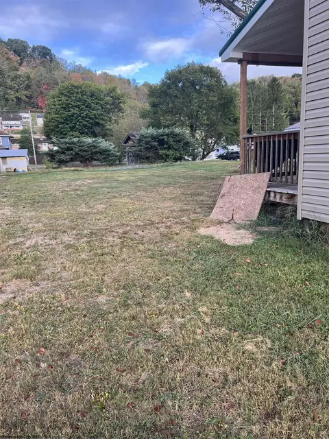 149 Beech Ave, Philippi, WV 26416 photo 8