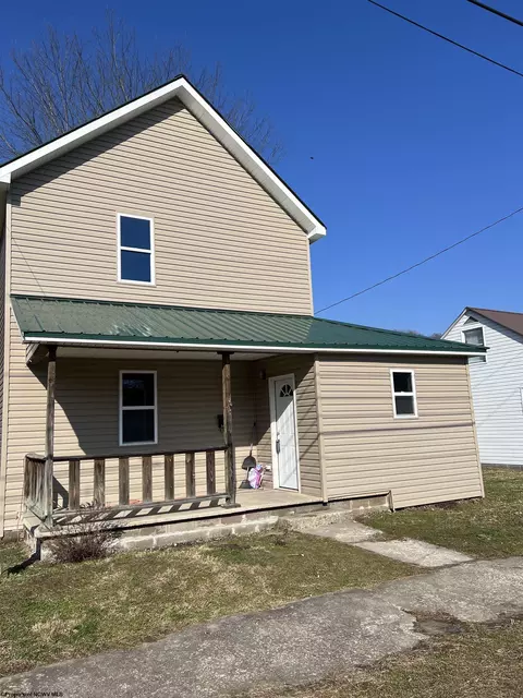 149 Beech Ave, Philippi, WV 26416 photo 2