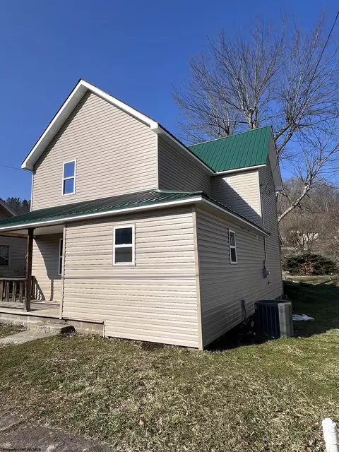 149 Beech Ave, Philippi, WV 26416 photo 4