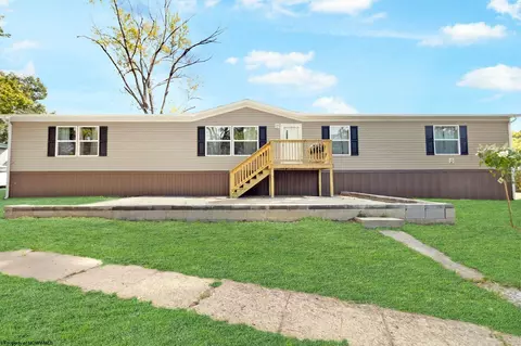 1243 Tyrone Rd, Morgantown, WV 26508