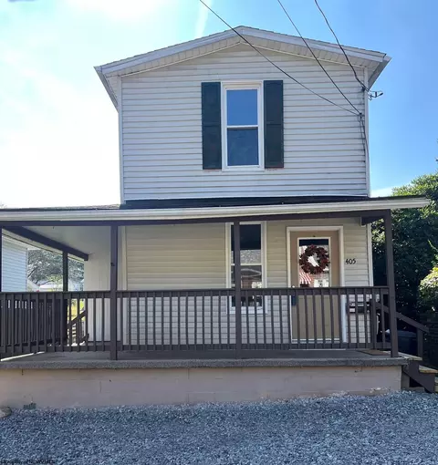 405 Center St, Shinnston, WV 26431