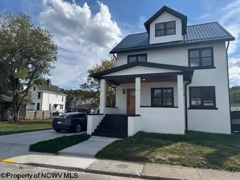 135 Thompson St, Clarksburg, WV 26301