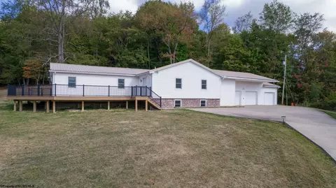 944 Bethel Church Rd, Maidsville, WV 26541