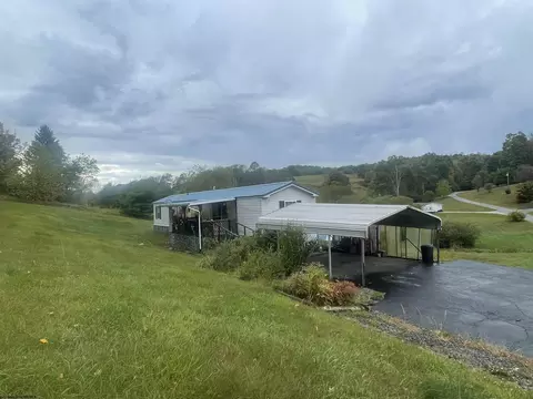 45 Diamond Dr, Philippi, WV 26416