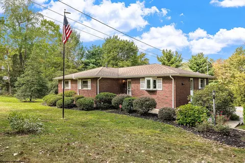 60 Imperial Woods Dr, Morgantown, WV 26508