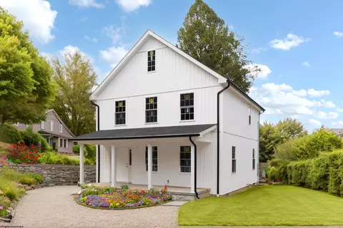 122 Montgomery Rd, Weston, WV 26452