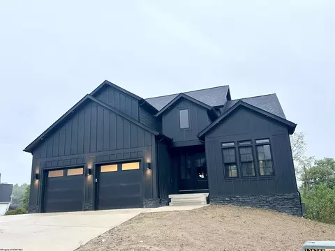 128 Southwind Cir, Morgantown, WV 26508