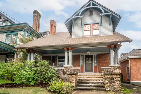 208 Park St, Morgantown, WV 26501
