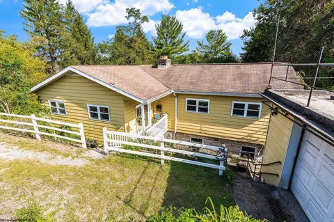 860 Richwood Ave, Morgantown, WV 26505
