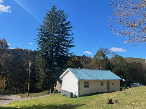 38 Rabish Ln, Fairmont, WV 26554