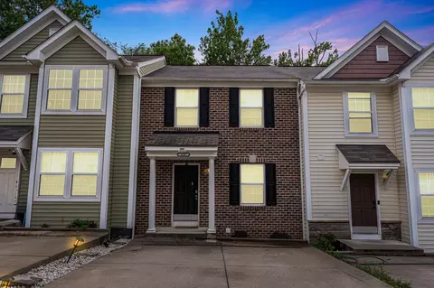 122 Auburn Dr, Morgantown, WV 26501
