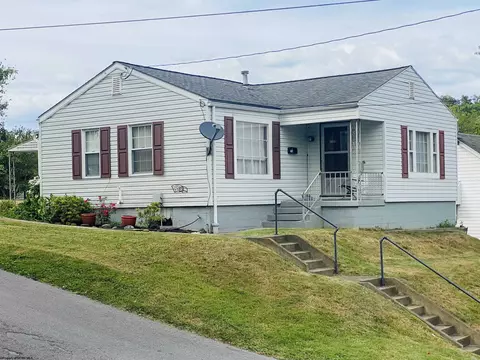 601 Ohio Ave, Nutter Fort, WV 26301