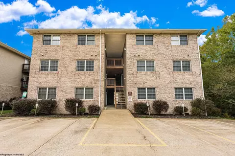 223 Creekside Dr, Morgantown, WV 26505