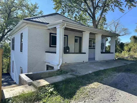 114 Pine St, Fairmont, WV 26554