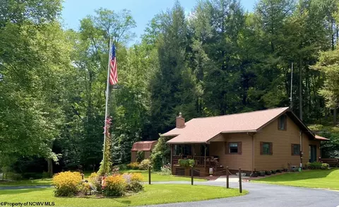 6289 Cranesville Rd, Terra Alta, WV 26764