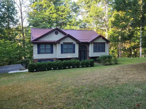 77 Hillcrest Dr, Philippi, WV 26416