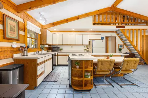 Kitchen - 199 Aster Cir, Terra Alta, WV 26764 photo 3 of 5