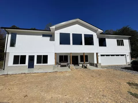 1901 State St, Gassaway, WV 26624