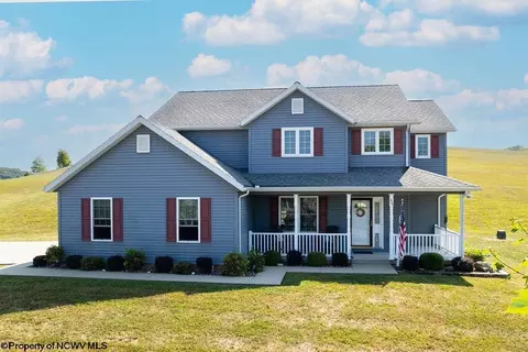 474 Ashberry Dr, Flemington, WV 26347