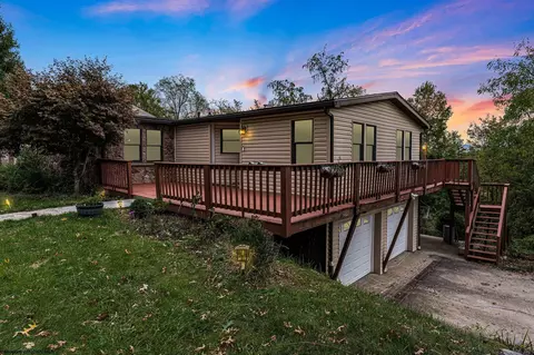 744 Augusta Ave, Morgantown, WV 26501