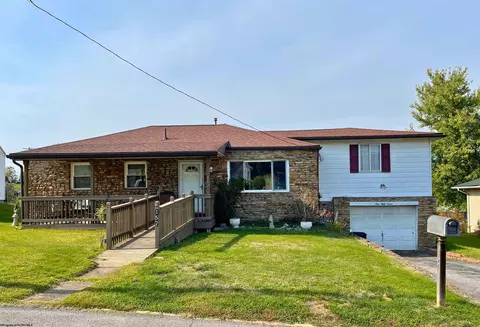 157 Rosewood Ave, Fairmont, WV 26554