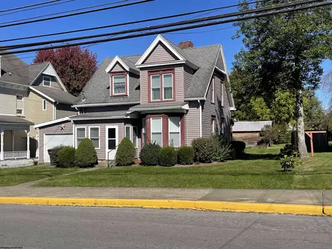 84 S Florida St, Buckhannon, WV 26201