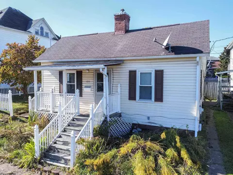121 Maryland Ave, Nutter Fort, WV 26301