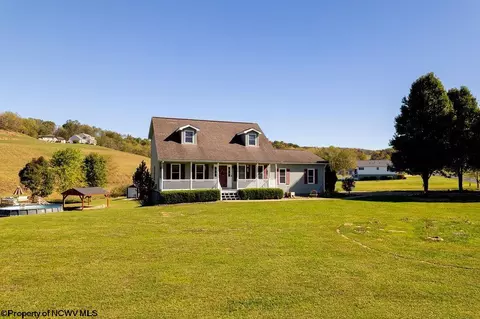 25 Sarah Ln, Bridgeport, WV 26330