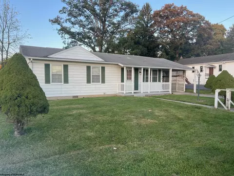 706 W Central St, Elkins, WV 26241