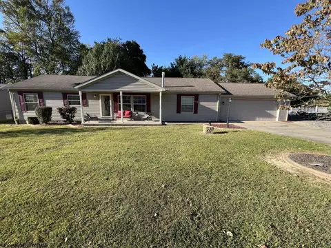109 Valley View Ln, Fairmont, WV 26554
