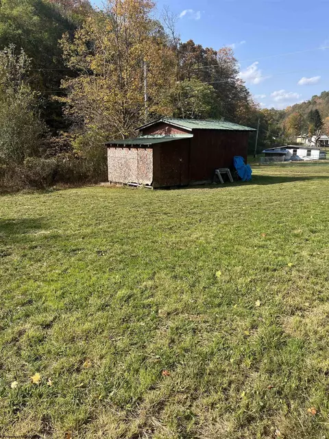 Exterior - 605 Warrior Fork Rd, Mannington, WV 26582 photo 3 of 4