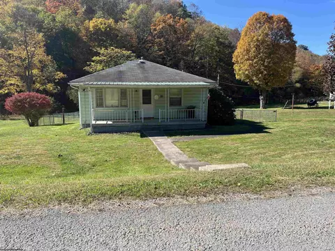 605 Warrior Fork Rd, Mannington, WV 26582