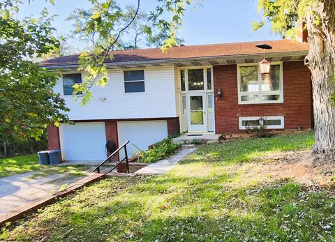8 Old River Rd, Morgantown, WV 26501