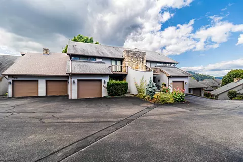 403 Lakeview Ests, Morgantown, WV 26508