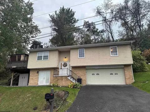 808 Alpine St, Morgantown, WV 26505