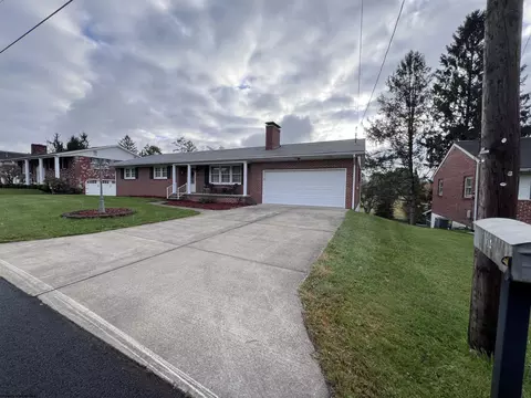 114 Southview Dr, Elkins, WV 26241