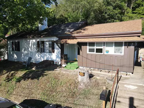 363 S Walnut St, Philippi, WV 26416