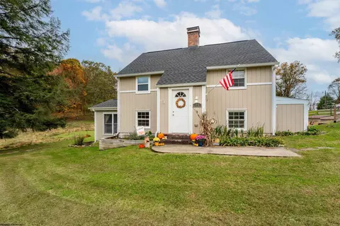 21 W Rd, Arthurdale, WV 26520