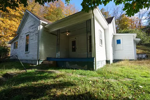73 Walnut St, Salem, WV 26426