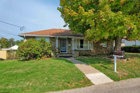 206 New York Ave, Westover, WV 26501