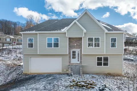 63 Stone Mine Rd, Morgantown, WV 26508