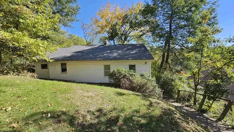 909 Naomi St, Morgantown, WV 26505