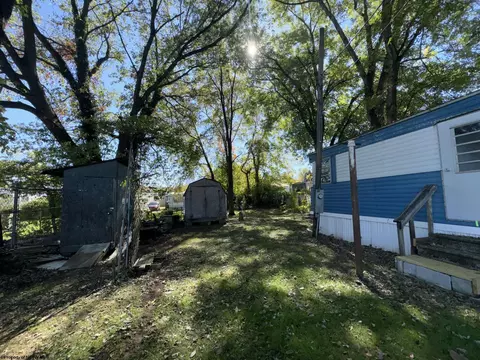 159 Main St, Granville, WV 26534