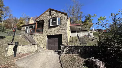 220 Temple Ter, Clarksburg, WV 26301