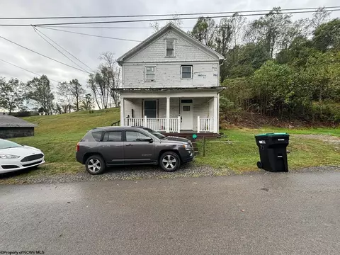 73 Beechwood Ave, Clarksburg, WV 26301