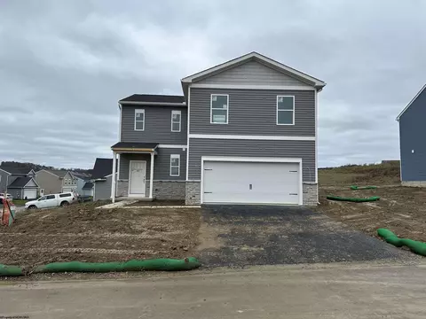 801 Bogey Ln, Maidsville, WV 26541