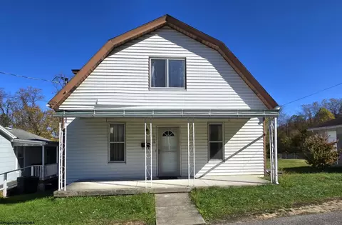 618 Maple St, Shinnston, WV 26431