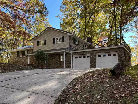 432 Bearhunter Ests, Elkins, WV 26241