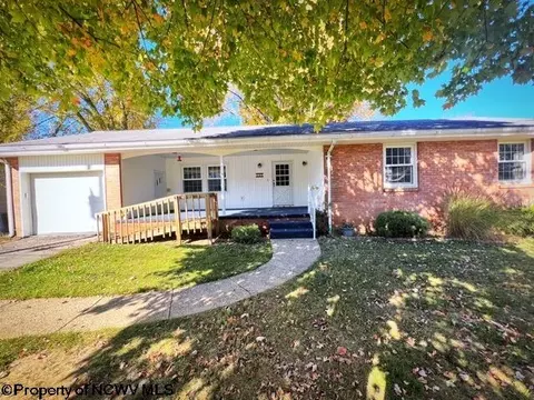 107 Gilbob St, Fairmont, WV 26554